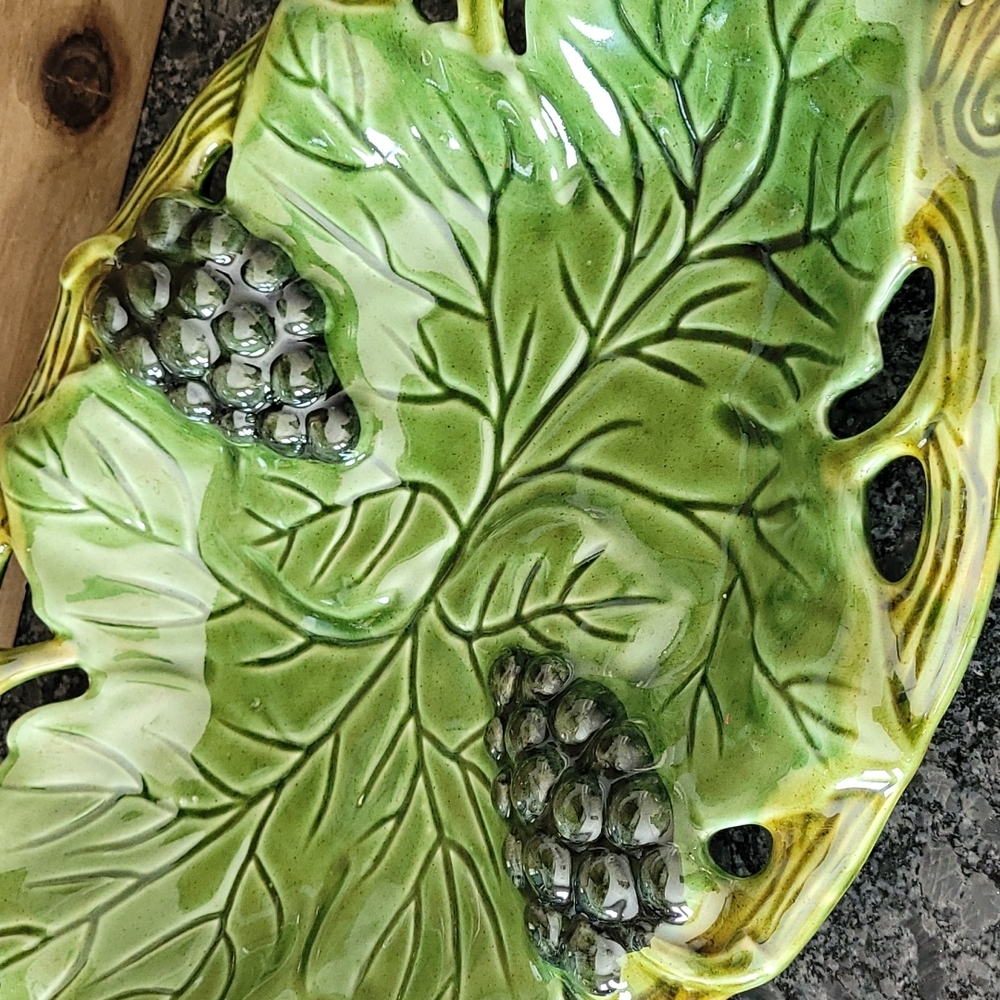Vintage J. Willifred Hand Crafted Grape Leaves Platter - Picture 2 of 10